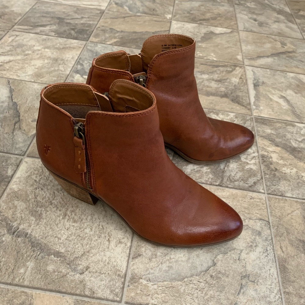 Frye Judith Cognac Zip Bootie